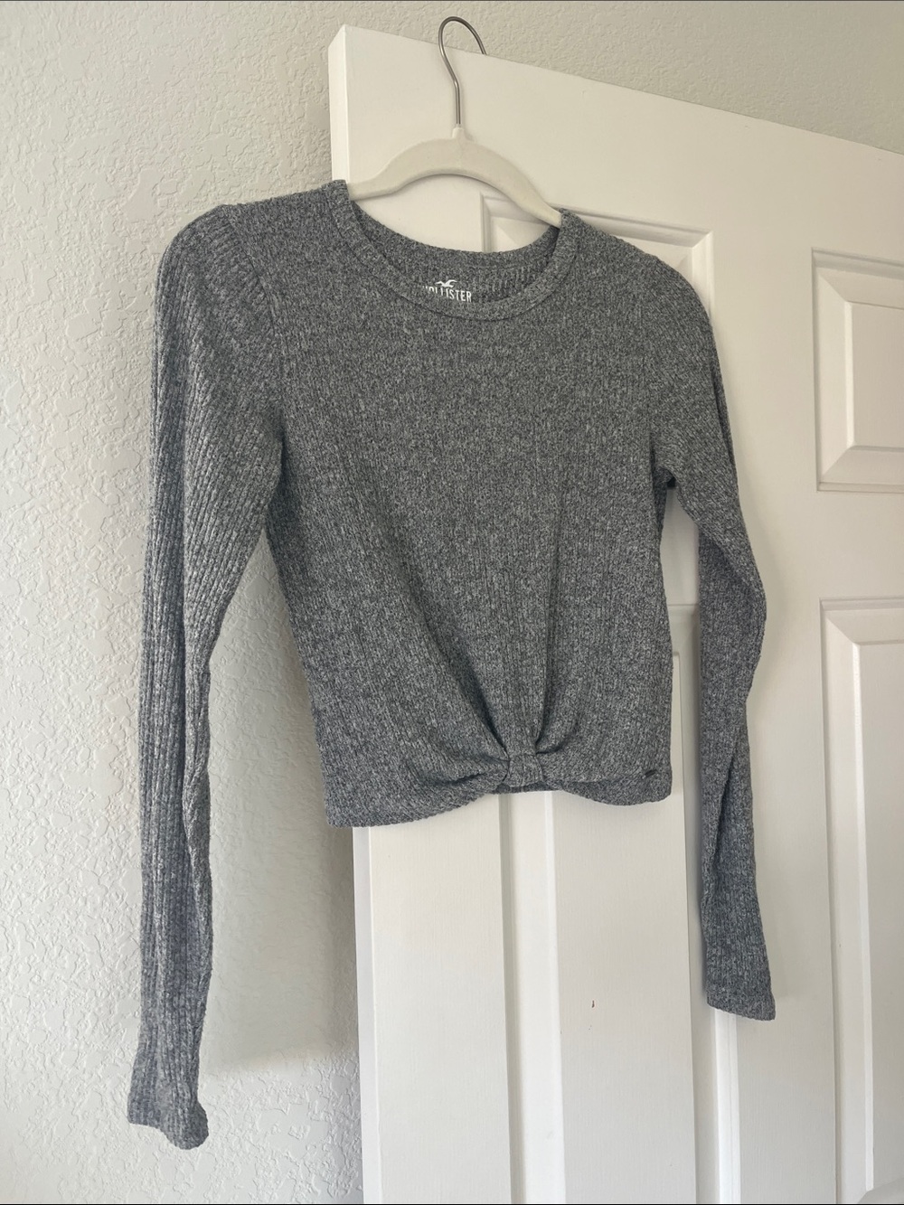 Hollister Heather Gray Ribbed Long Sleeve Twist-Hem Top